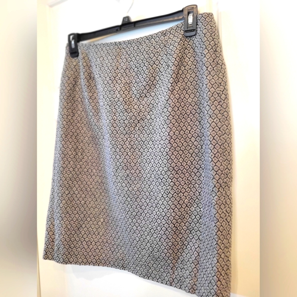 WOMEN'S GREY AND BLACK METRO STYLE SKIRT SUIT SET SIZE 12 - Picture 13 of 16